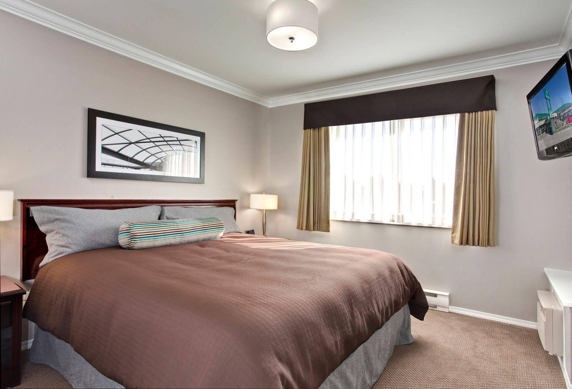 Hotel Sandman & George 3*